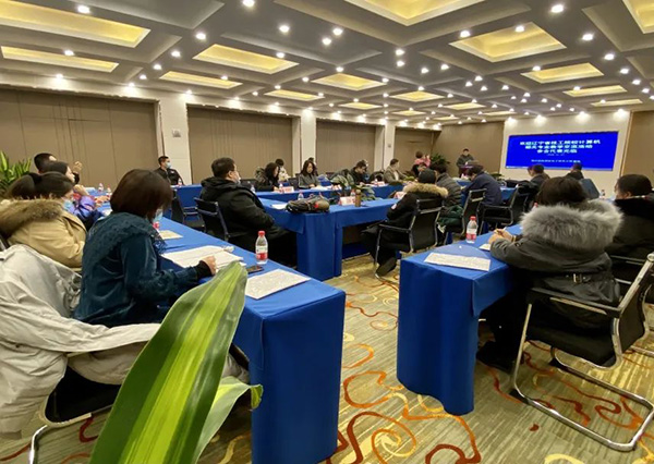 遼寧省技工院校計算機相關(guān)專業(yè)教學代表到濱海電商基地參觀交流